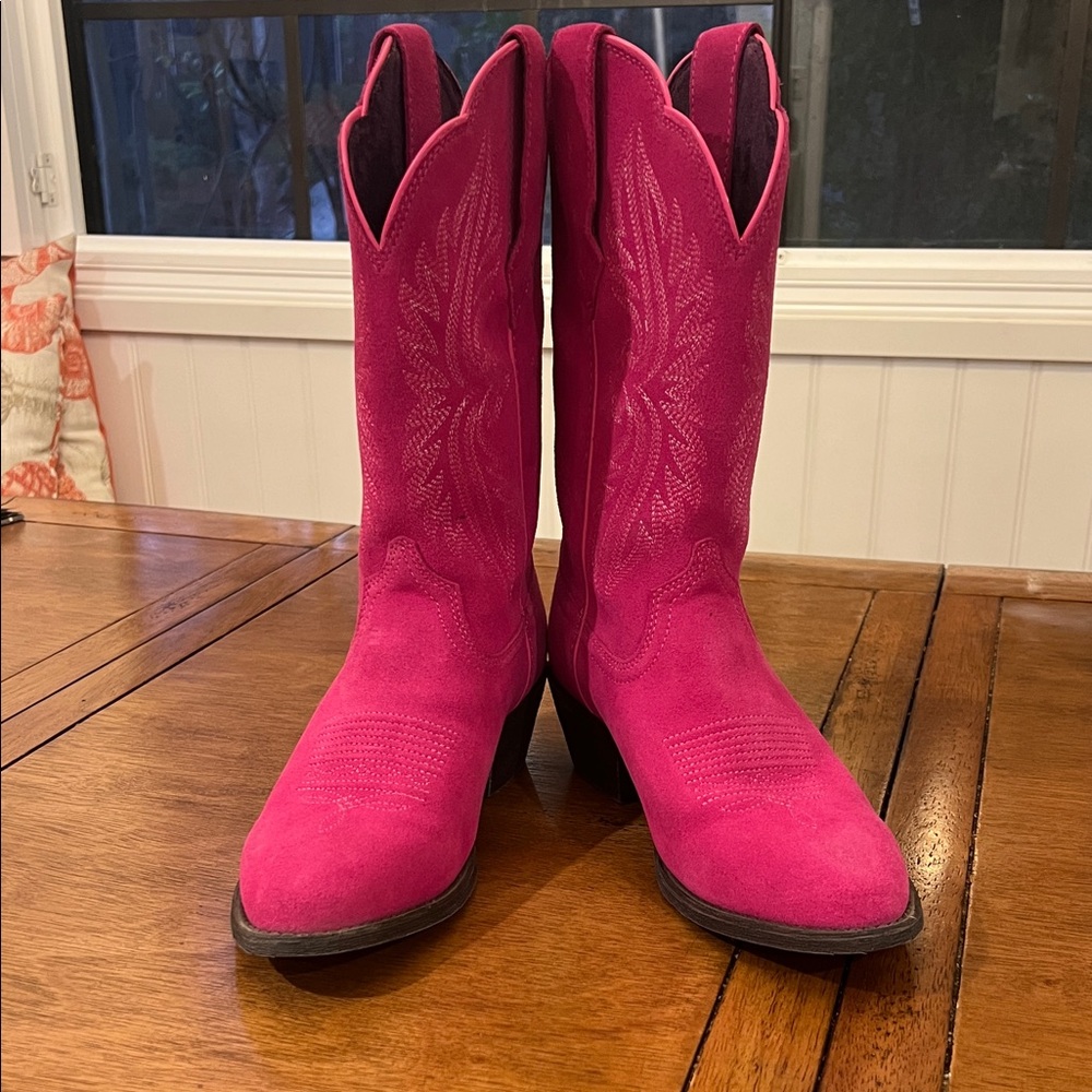 Ariat Pink Suede Western Boots – Size 8 – Like New Cowgirl